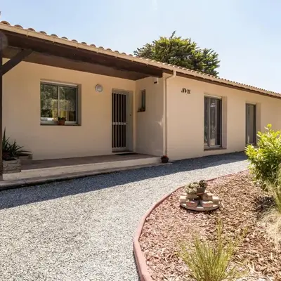 Gîte spacieux avec jardin clos et accès mer à 100m