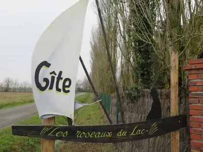 Certificat, récompense, panneau ou autre document affiché dans l'établissement Gîte paisible avec grand jardin près du lac, ping-pong, vélo, climatisation, proche de Nantes et plages - FR-1-306-1056