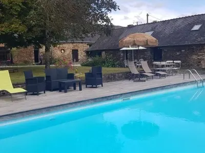 Piscine de l'établissement Havre de paix avec piscine chauffée, jardin arboré et activités pour tous - FR-1-306-1142 ou située à proximité