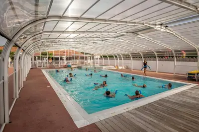 Piscine de l'établissement Camping Les Brillas ou située à proximité