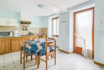 Cuisine ou kitchenette dans l'établissement Bocage