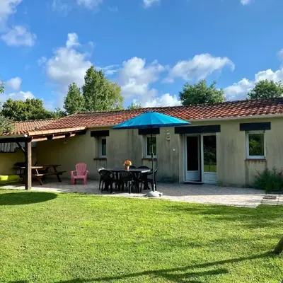Gîte rural confortable avec jardin clos