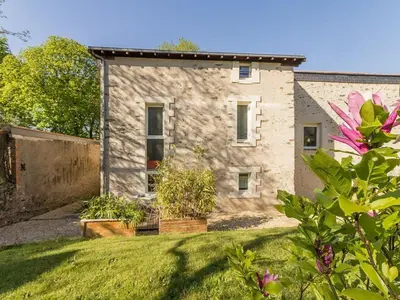 Jardin de l'établissement Gîte cosy aux portes de Nantes, terrasse privée, vélos, Wifi, draps inclus - FR-1-306-824