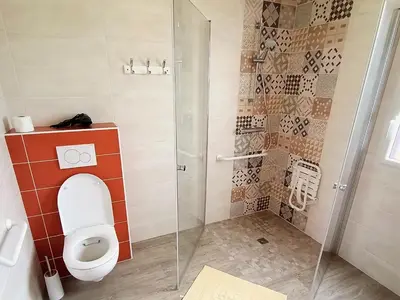 Salle de bains dans l'établissement Gîte atypique plus haut de Vendée 10mn Puy duFou