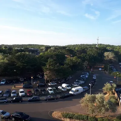 Vue panoramique sur l'établissement Studette accès plage