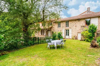 Jardin de l'établissement Le Moulin de Pilet