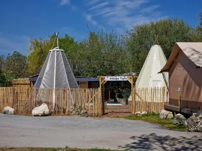 Plan de l'établissement Tipi Les P'tites Maisons dans la Prairie