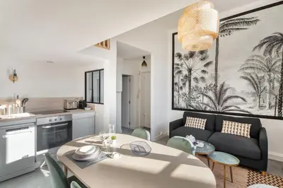 Cuisine ou kitchenette dans l'établissement Le Pommeraye - Coeur de ville