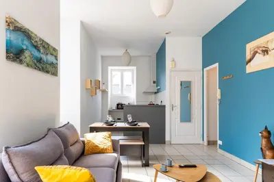Coin salon dans l'établissement nid douillet 4places 2lits cœur de ville logement Hote-Zen wifi