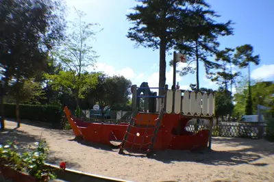 Jardin de l'établissement Le Sherwood - Mobil-Home