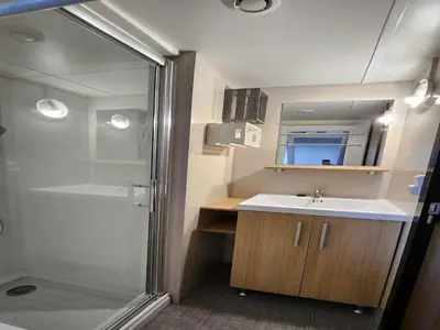 Salle de bains dans l'établissement Mobile Home with Plancha & Pool Access