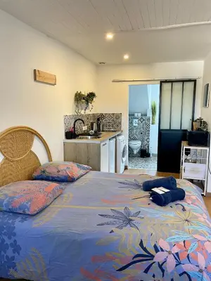 Cuisine ou kitchenette dans l'établissement BLUE MOON