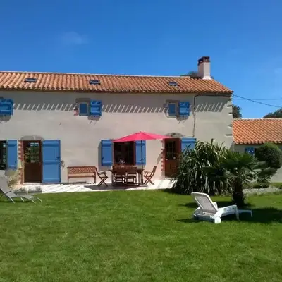 Corps de ferme spacieux avec grand jardin