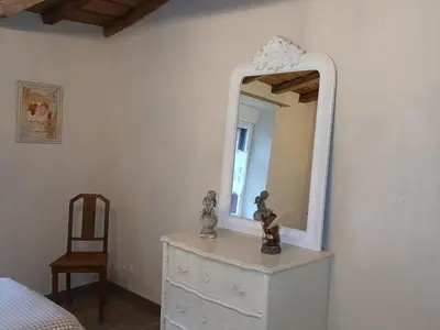 Un ou plusieurs lits dans un hébergement de l'établissement Gîte rénové mitoyen PMR, 3 chambres, terrasse, proche nature - FR-1-426-112