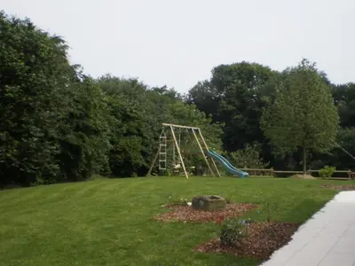 Aire de jeux pour enfants de l'établissement Gîte rénové mitoyen PMR, 3 chambres, terrasse, proche nature - FR-1-426-112