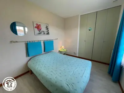 Un ou plusieurs lits dans un hébergement de l'établissement Maison récente avec jardin, 4 chambres, proche mer et commerces à Bouin - FR-1-426-129