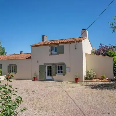 Maison de ferme rénovée avec cheminée