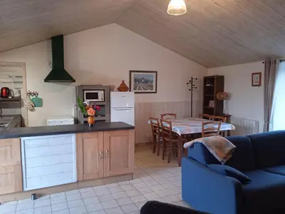 Cuisine ou kitchenette dans l'établissement Gîte authentique avec cheminée, terrasse privée, accessible PMR, pêche et activités ULM - Vendée - FR-1-426-431