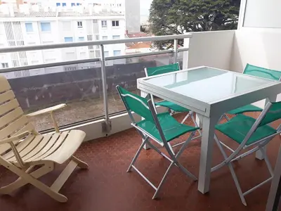 Balcon ou terrasse dans l'établissement Emplacement idéal 200m de la plage