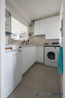 Cuisine ou kitchenette dans l'établissement L'Amiral -500m Plage des Carrés- Parking