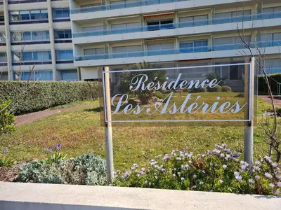 Certificat, récompense, panneau ou autre document affiché dans l'établissement Grand studio cabine 4 pers, balcon, rénové, proche océan, Saint-Hilaire-de-Riez - FR-1-224C-160