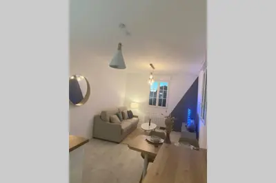 Coin salon dans l'établissement Studio cosy refait à neuf,au calme 5 min du centre