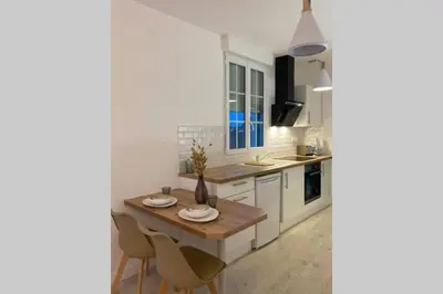 Cuisine ou kitchenette dans l'établissement Studio cosy refait à neuf,au calme 5 min du centre