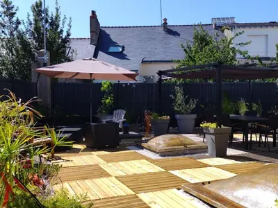 Jardin de l'établissement Maison de ville à St Nazaire, près du front de mer, climatisée, 3 chambres avec sdb privatives, WiFi - FR-1-306-1203