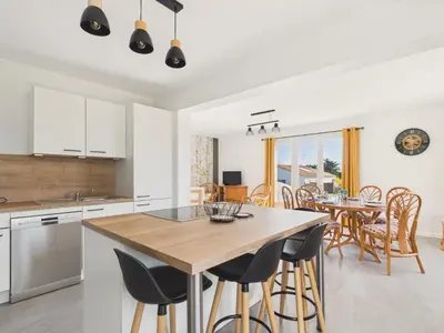 Cuisine ou kitchenette dans l'établissement Maison de vacances à Saint Hilaire de Riez