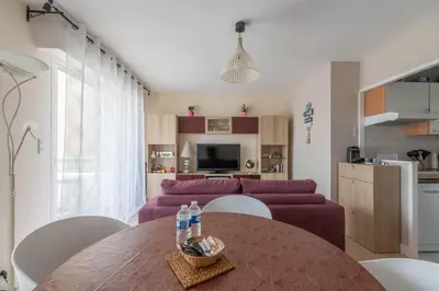 Cuisine ou kitchenette dans l'établissement LE VINTAGE - 300m plage - Wifi - Parking