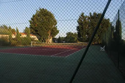 Tennis ou squash au sein de le B&B/chambre d'hôtes ou à proximité