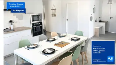Cuisine ou kitchenette dans l'établissement Belle maison de 140m2, proche centre ville