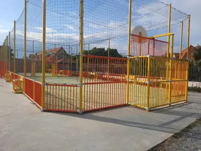 Tennis ou squash au sein de le camping ou à proximité