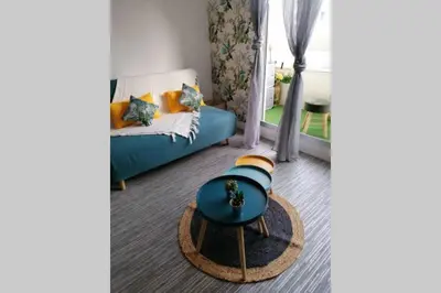 Un ou plusieurs lits dans un hébergement de l'établissement STUDIO 150M DE LA PLAGE DES DEMOISELLES