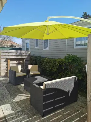 Terrasse ou espace extérieur de l'établissement Camping les Bois Mobil home Grand Luxe 3ch 2sdb