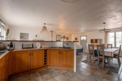 Cuisine ou kitchenette dans l'établissement Maison 10 personnes - Jardin - Noirmoutier-en-l Ile
