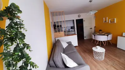 Coin salon dans l'établissement Studio familial 30m2 Les Goelands - grand balcon vue forêt