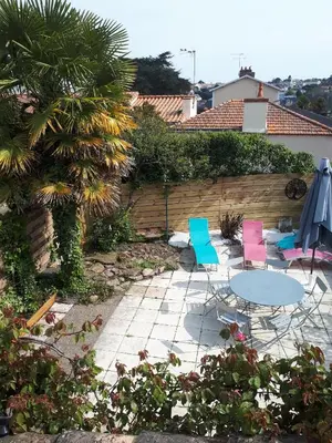 Jardin de l'établissement maison tartifume