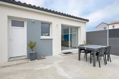 Terrasse ou espace extérieur de l'établissement Maison moderne pour 7 personnes à Saint-Michel-Chef-Chef