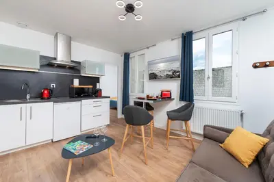 Cuisine ou kitchenette dans l'établissement Hypercentre 14 rue Valdemaine