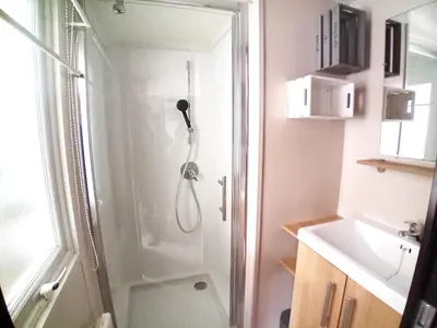 Salle de bains dans l'établissement 3 Bed - Sleeps 6 - Air-Con - Free Parking