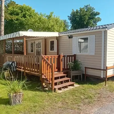 3 Bed - Sleeps 6 - Air-Con - Free Parking