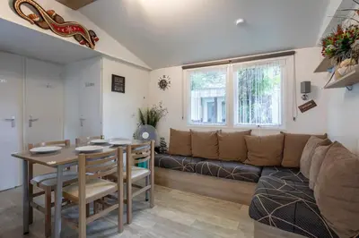 Coin salon dans l'établissement 3 Bed - Sleeps 6 - On-Site Activities - Parking