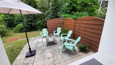 Jardin de l'établissement L'ESCAPADE maison 3 chambres plus mezzanine 8 à 10 personnes