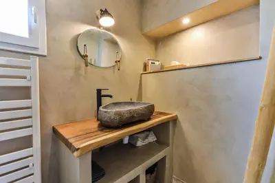 Salle de bains dans l'établissement La Maison des Marais de Sallertaine