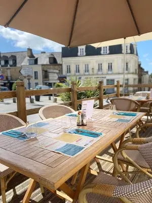 Restaurant ou autre lieu de restauration dans l'établissement HÔTEL LES PALIS