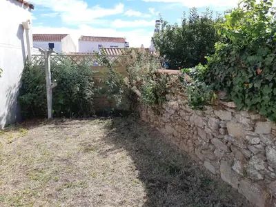 Jardin de l'établissement Appart pour 6 adultes et 2 enfants avec terrasse