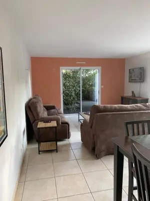 Coin salon dans l'établissement Vendée - Maison de Vacances