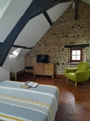 Télévision ou salle de divertissement dans l'établissement La grange de l'épine