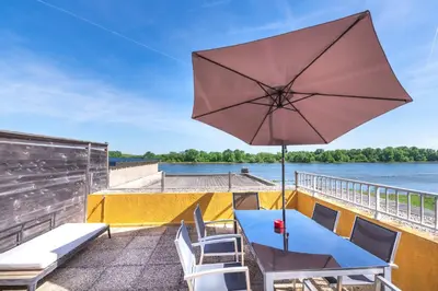 Balcon ou terrasse dans l'établissement MONKEY PARADISE Bel appartement vue LOIRE